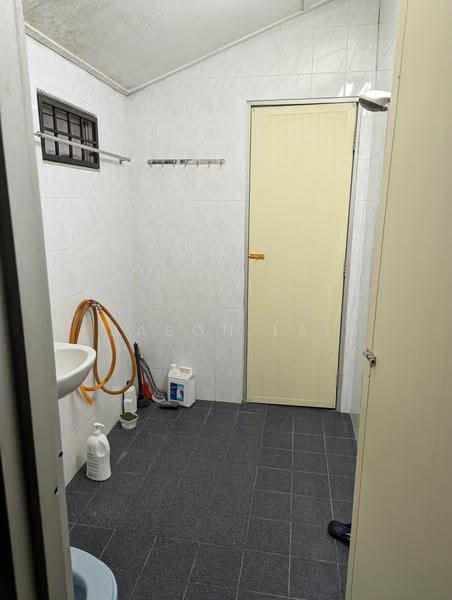 Terraced House for Sale in Taman Selayang Utama (Selayang) - Jason Lai - Bathroom - PropertyGuru.com.my