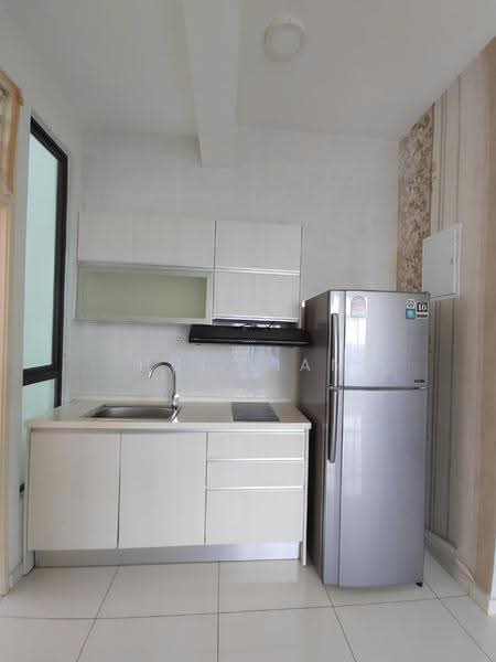 Service Residence for Rent at D'Summit Residences - Hui Lian - Kitchen - PropertyGuru.com.my