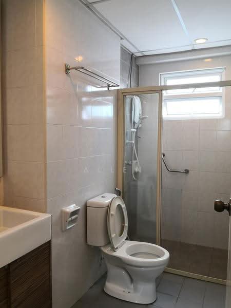 Kondominium untuk Disewa di Sterling - Allen Tan - Bathroom - PropertyGuru.com.my