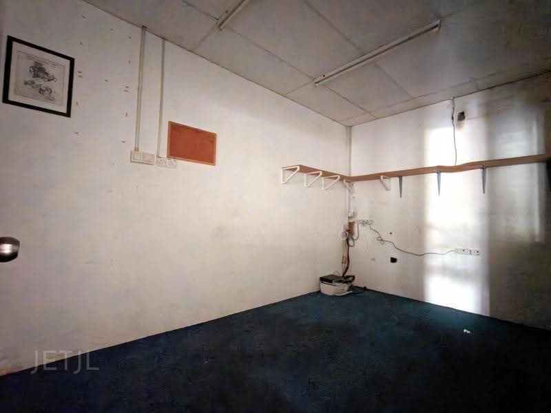 Shop for Rent in Teluk Gadong (Klang) - KHOO GEOK SHIM - Interior - PropertyGuru.com.my