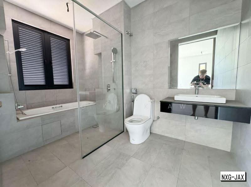 Rumah Berkembar untuk Dijual di Bukit Raja (Selangor) - Hao Kai Khaw - Bathroom - PropertyGuru.com.my