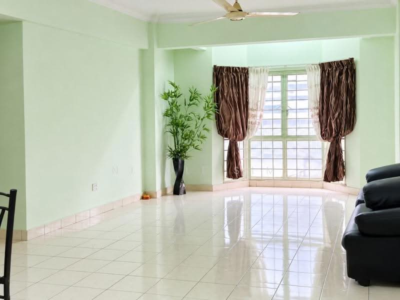Kondominium untuk Dijual di Avant Court Condominium - Nicole Sim - Living Room - PropertyGuru.com.my