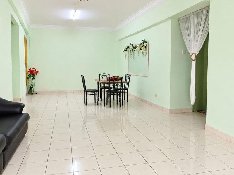Kondominium untuk Dijual di Avant Court Condominium - Nicole Sim - Living Room - PropertyGuru.com.my