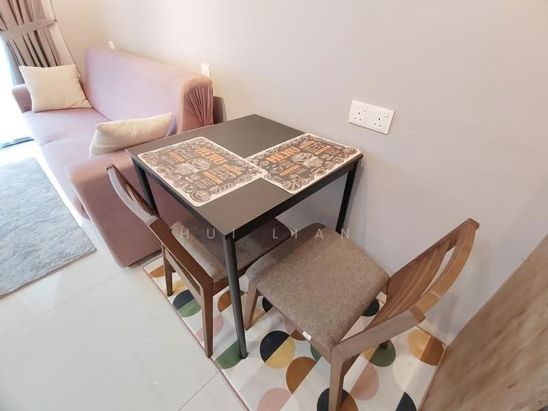 Kediaman Servis untuk Dijual di Country Garden Central Park - Hui Lian - Living Room - PropertyGuru.com.my
