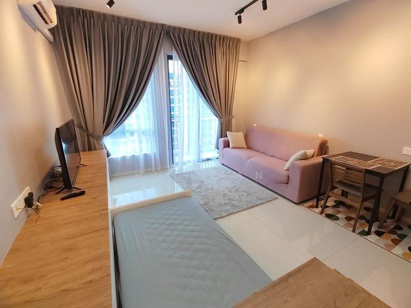 Kediaman Servis untuk Dijual di Country Garden Central Park - Hui Lian - Living Room - PropertyGuru.com.my