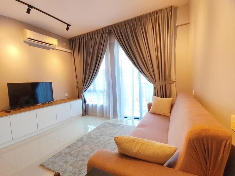 Kediaman Servis untuk Dijual di Country Garden Central Park - Hui Lian - Living Room - PropertyGuru.com.my