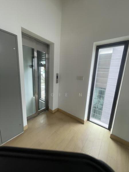 Rumah Berkembar untuk Dijual di Kingsley hill (Subang Jaya) - Angie Ng - PropertyGuru.com.my