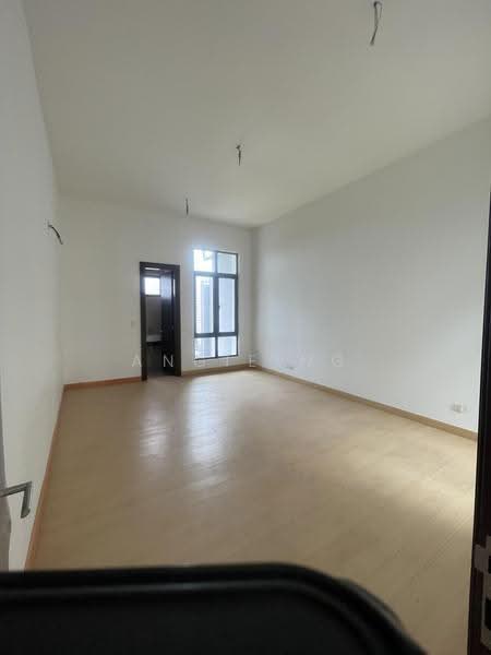 Rumah Berkembar untuk Dijual di Kingsley hill (Subang Jaya) - Angie Ng - PropertyGuru.com.my