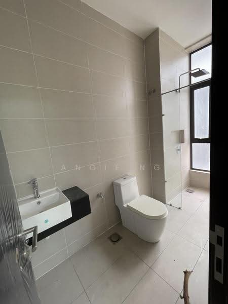 Rumah Berkembar untuk Dijual di Kingsley hill (Subang Jaya) - Angie Ng - PropertyGuru.com.my