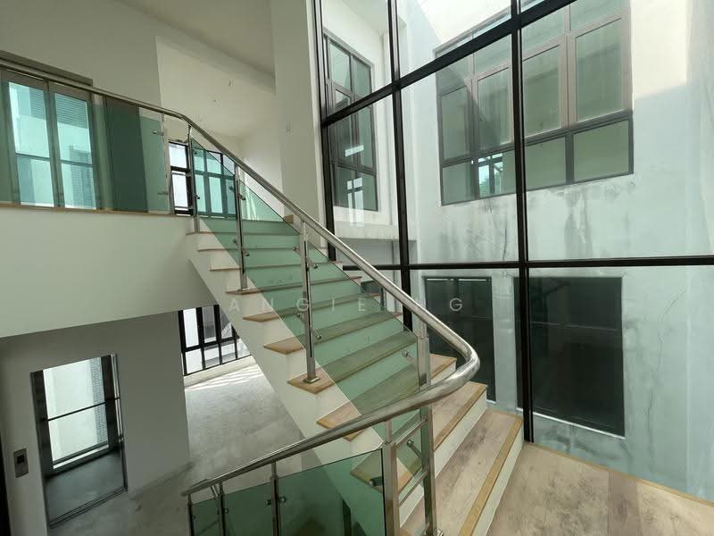 Rumah Berkembar untuk Dijual di Kingsley hill (Subang Jaya) - Angie Ng - PropertyGuru.com.my