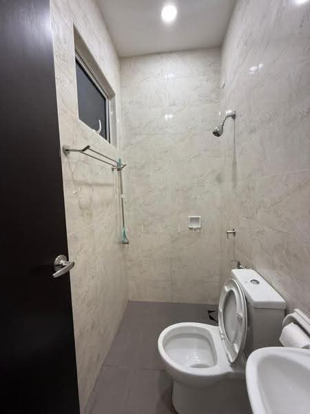 Rumah Kluster untuk Dijual di Austin Heights (Tebrau) - Calvin Wong - Bathroom - PropertyGuru.com.my