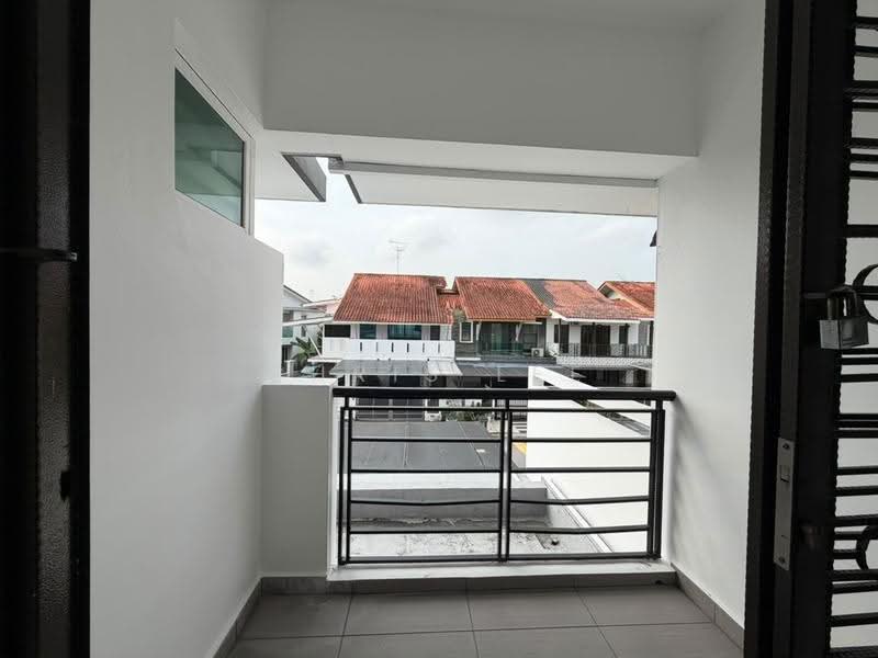 Rumah Berkembar untuk Dijual di Johor Bahru (Johor) - Chris Lee - PropertyGuru.com.my