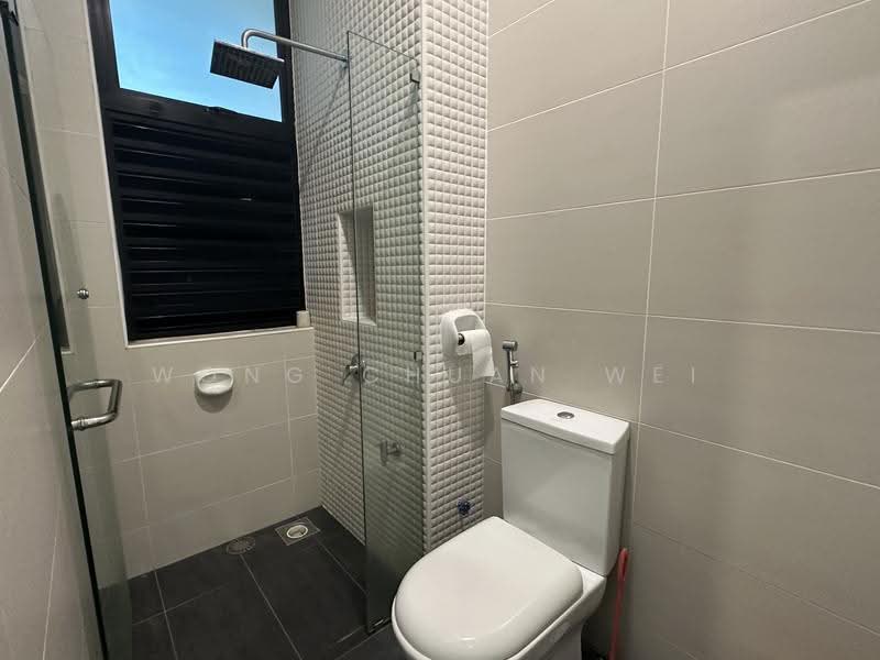 Kediaman Servis untuk Dijual di Sky Loft Premium Suites - Wong Chuan Wei - Bathroom - PropertyGuru.com.my