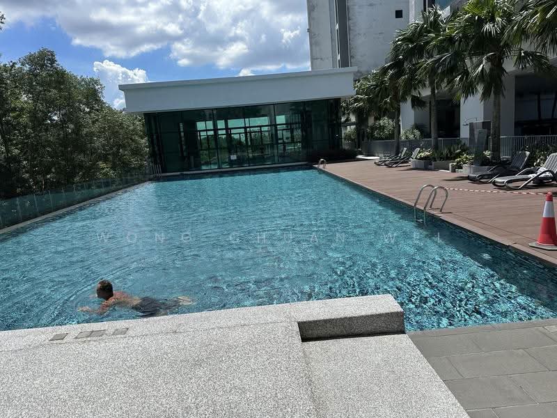 Kediaman Servis untuk Dijual di Sky Loft Premium Suites - Wong Chuan Wei - Pool - PropertyGuru.com.my