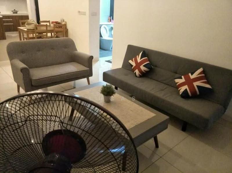 Kediaman Servis untuk Dijual di Setia Sky 88 - Lucas Wong - Living Room - PropertyGuru.com.my