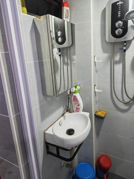 Apartment for Sale at Teratai Mewah Apartment Block 4 & 6 - Ming Feng - Bathroom - PropertyGuru.com.my