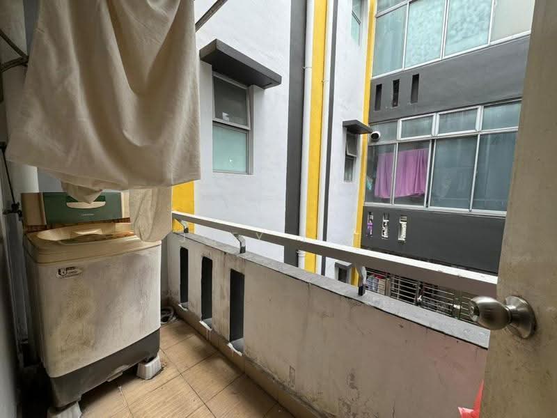 Apartment for Sale at Bayu Puteri 3 - Joey Tay - Balcony - PropertyGuru.com.my