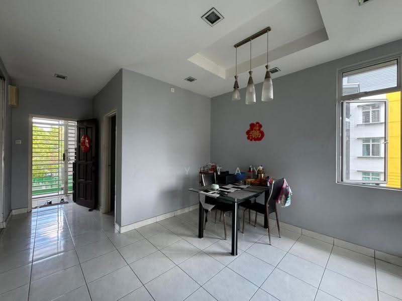 Apartment for Sale at Bayu Puteri 3 - Joey Tay - Dining Room - PropertyGuru.com.my