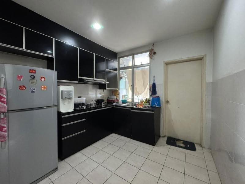 Apartment for Sale at Bayu Puteri 3 - Joey Tay - Kitchen - PropertyGuru.com.my
