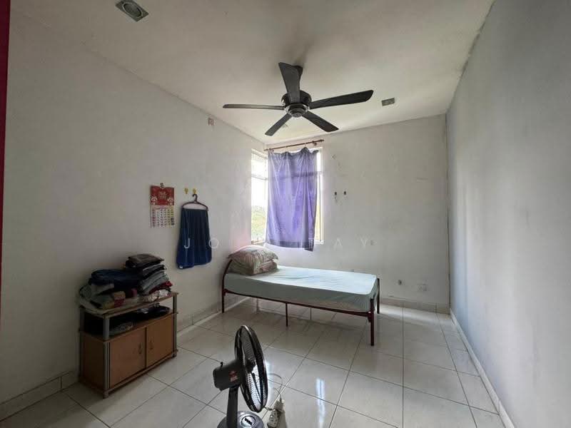Apartment for Sale at Bayu Puteri 3 - Joey Tay - Bedroom - PropertyGuru.com.my