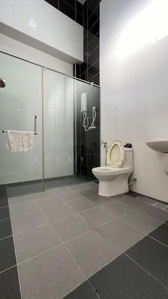 2-storey Terraced House for Sale in Taman Simpang Bersatu (Simpang) - Beeky Lee - Bathroom - PropertyGuru.com.my