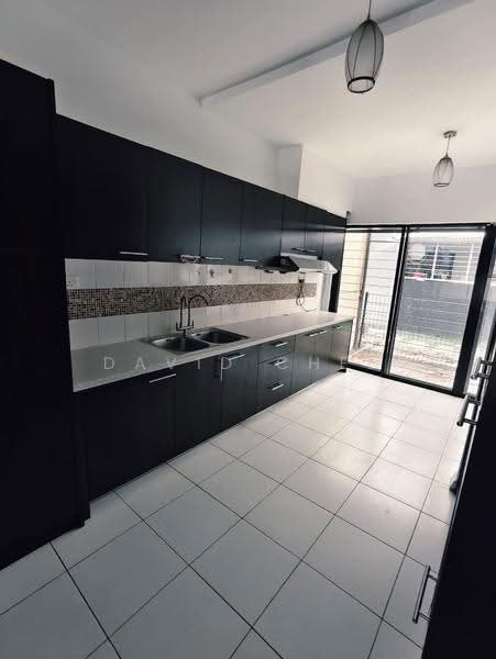 Rumah Teres 3-Tingkat untuk Dijual di Lake Fields (Sungai Besi) - David Chee - Kitchen - PropertyGuru.com.my