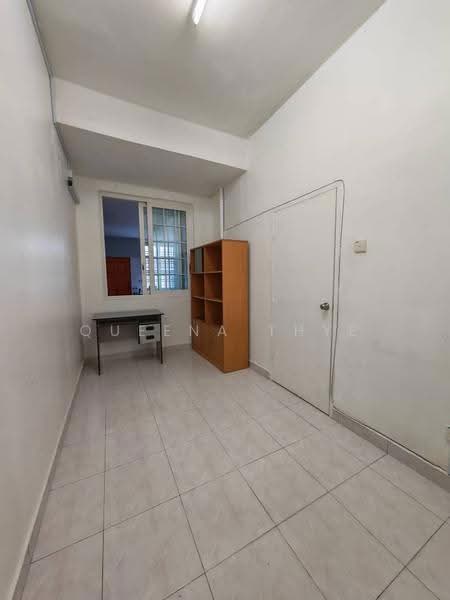 Rumah Teres 2-Tingkat untuk Dijual di Taman Desa Tebrau (Tebrau) - Queena Thye - Study - PropertyGuru.com.my