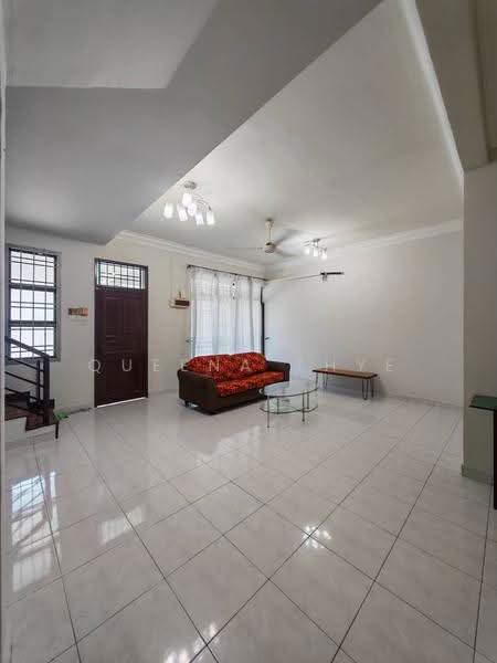 Rumah Teres 2-Tingkat untuk Dijual di Taman Desa Tebrau (Tebrau) - Queena Thye - Living Room - PropertyGuru.com.my