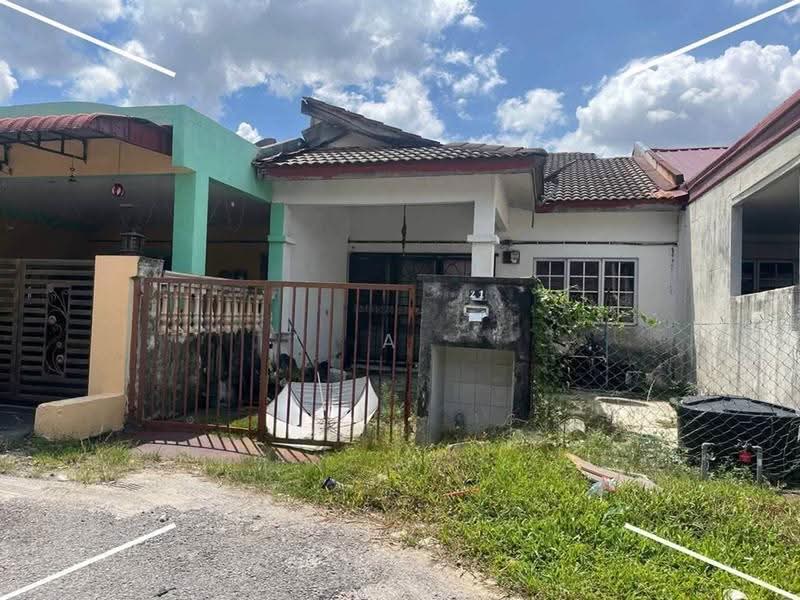 1-storey Terraced House for Sale in Taman Garing Utama (Rawang) - A Chong - Exterior - PropertyGuru.com.my