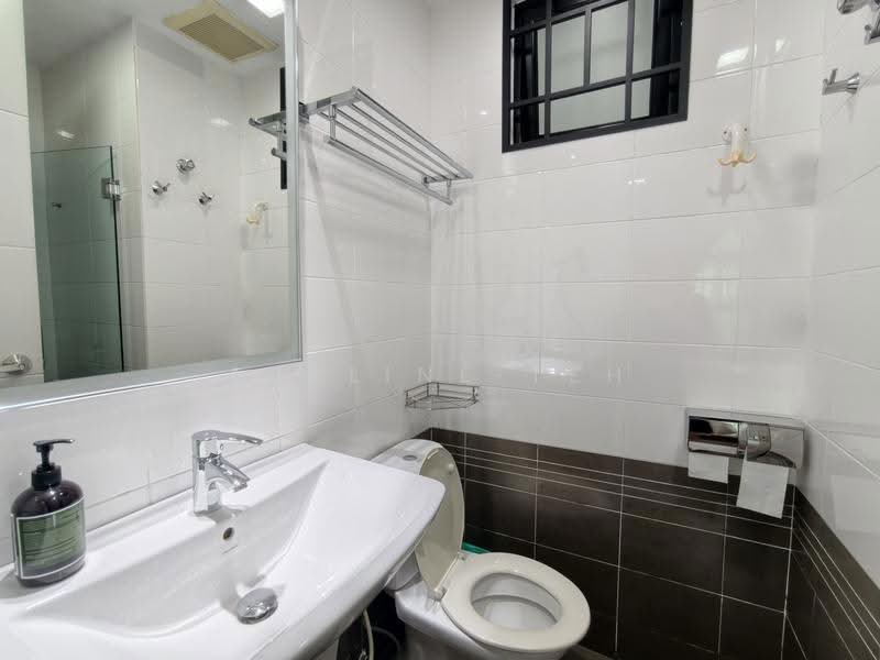 Kondominium untuk Dijual di Papillon Desahill Condominium - Adeline Teh - Bathroom - PropertyGuru.com.my