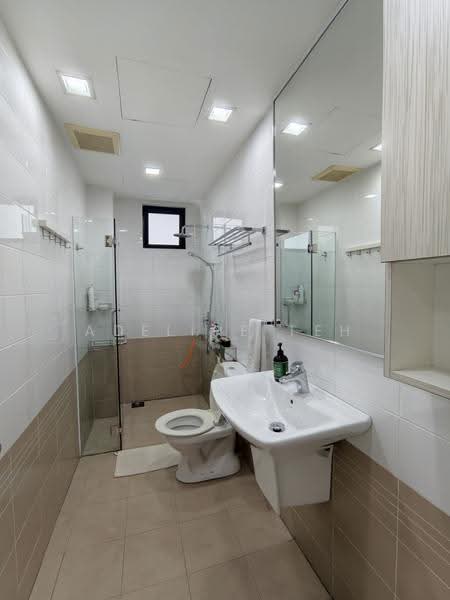 Kondominium untuk Dijual di Papillon Desahill Condominium - Adeline Teh - Bathroom - PropertyGuru.com.my