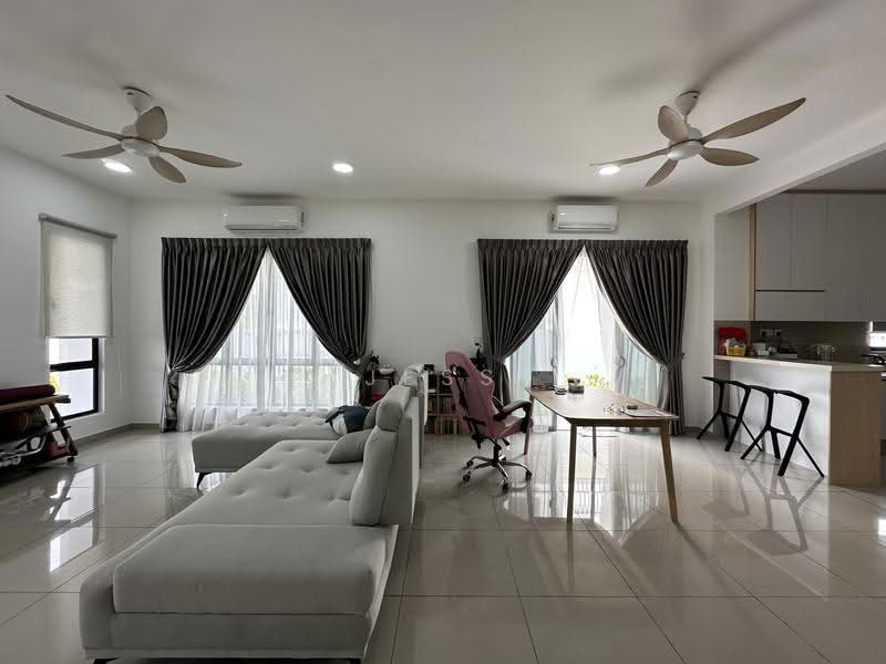 Rumah Berkembar untuk Dijual di Setia Utama (Setia Alam) - Jess Tee - Living Room - PropertyGuru.com.my
