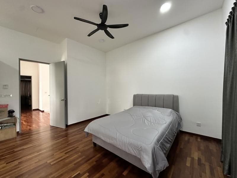 Rumah Berkembar untuk Dijual di Setia Utama (Setia Alam) - Jess Tee - Bedroom - PropertyGuru.com.my