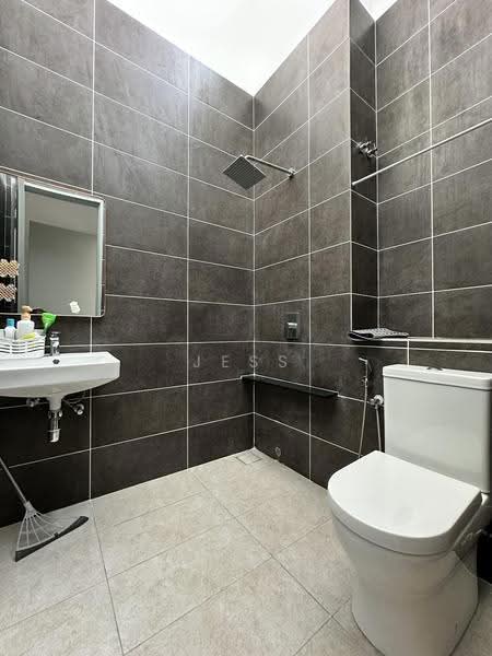 Rumah Berkembar untuk Dijual di Setia Utama (Setia Alam) - Jess Tee - Bathroom - PropertyGuru.com.my