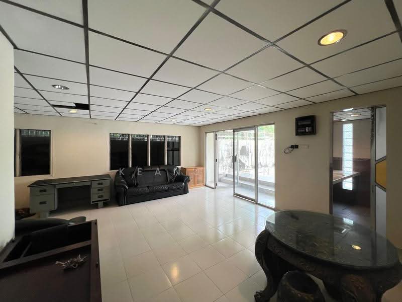 Commercial Semi-D for Rent in Kuchai Lama (Kuala Lumpur) - Keanu Tan - Living Room - PropertyGuru.com.my
