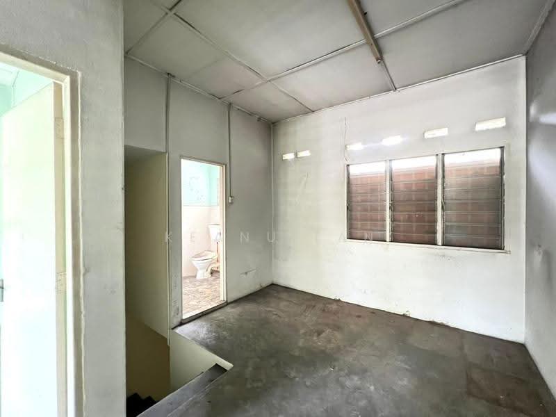 Commercial Semi-D for Rent in Kuchai Lama (Kuala Lumpur) - Keanu Tan - Interior - PropertyGuru.com.my