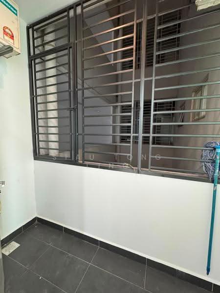 Kediaman Servis untuk Dijual di Skysuites @ Meldrum Hills - Siau Tong Ling - Exterior - PropertyGuru.com.my