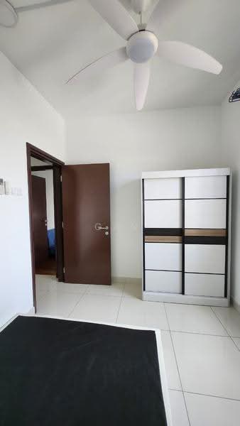Condominium for Sale at Paraiso Residence @ The Earth - GAN WEY SAND - Bedroom - PropertyGuru.com.my