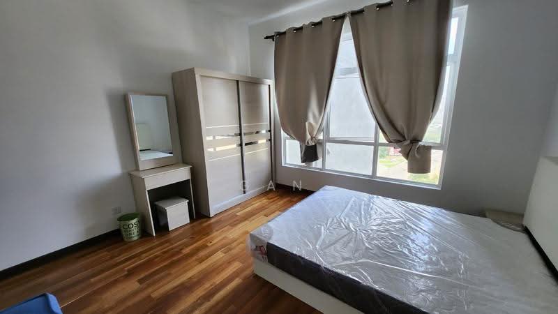 Condominium for Sale at Paraiso Residence @ The Earth - GAN WEY SAND - Bedroom - PropertyGuru.com.my