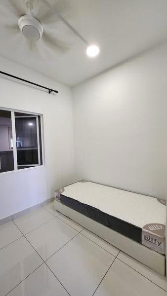Condominium for Sale at Paraiso Residence @ The Earth - GAN WEY SAND - Bedroom - PropertyGuru.com.my