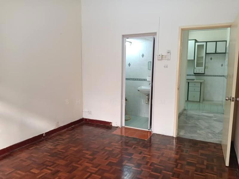Apartment for Sale at Subang Perdana Goodyear Court 10 - Sharon Lim - bedroom - PropertyGuru.com.my