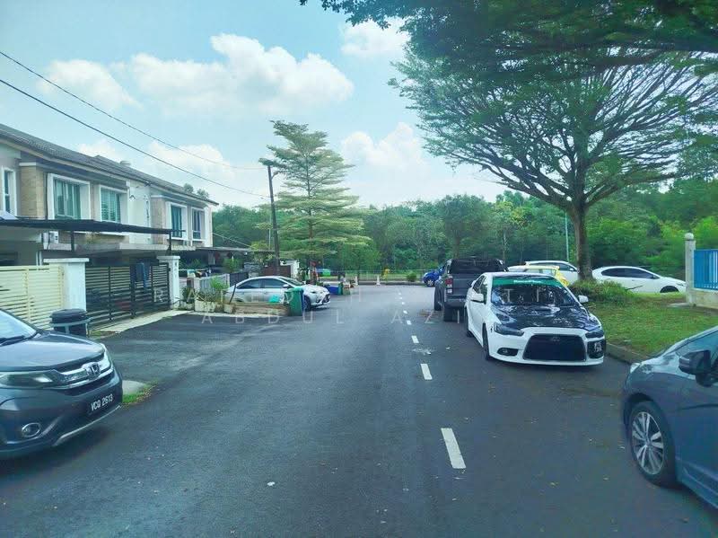 Rumah Teres untuk Dijual di Bandar Putra Permai (Seri Kembangan) - Rafedah Binti Abdul Aziz - Exterior - PropertyGuru.com.my