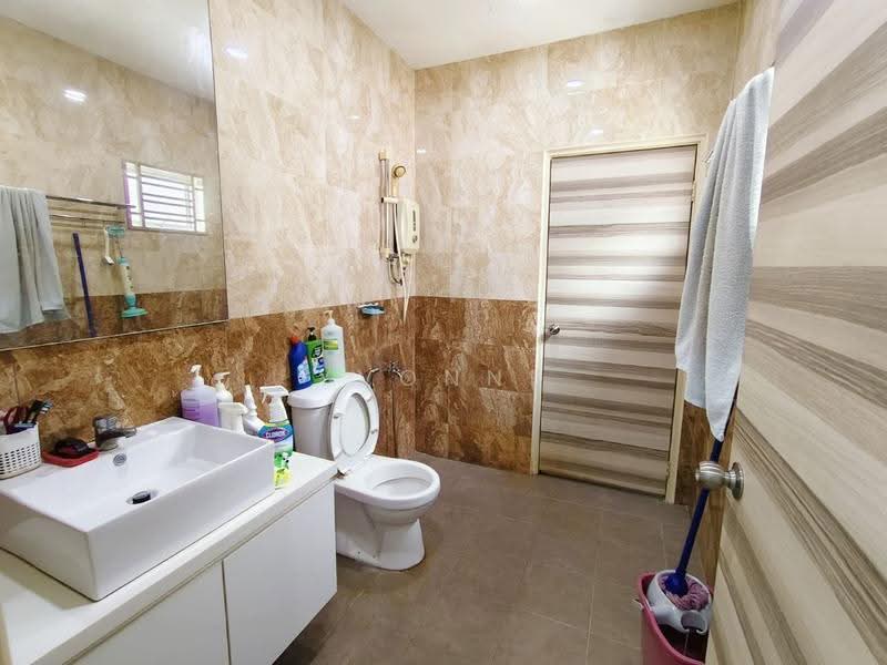 2-storey Terraced House for Sale in Taman Sierra Perdana (Masai) - Yvonne Lim - Bathroom - PropertyGuru.com.my