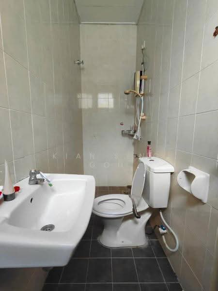 2-storey Terraced House for Sale in Bandar Putra Kulai (Kulai) - Kian Seng Goh - Bathroom - PropertyGuru.com.my