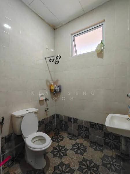2-storey Terraced House for Sale in Bandar Putra Kulai (Kulai) - Kian Seng Goh - Bathroom - PropertyGuru.com.my