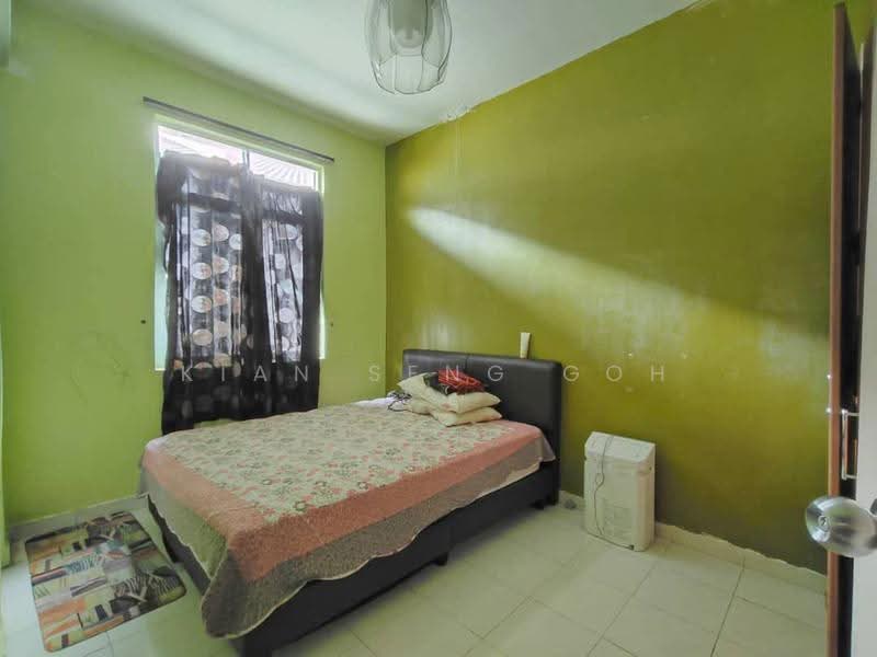 2-storey Terraced House for Sale in Bandar Putra Kulai (Kulai) - Kian Seng Goh - Bedroom - PropertyGuru.com.my