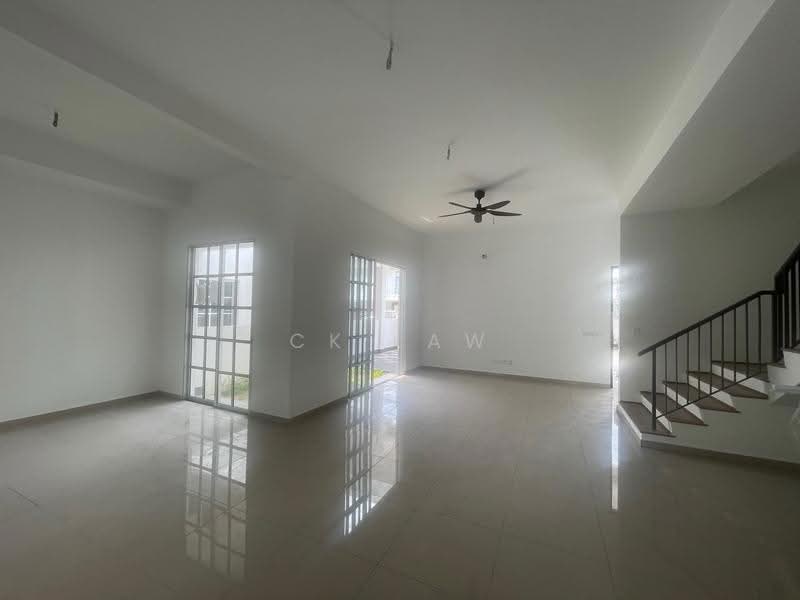 Rumah Teres 2-Tingkat untuk Dijual di Eco Majestic (Semenyih) - CK Law - Living Room - PropertyGuru.com.my