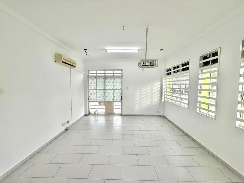 Semi-Detached House for Rent in Ayer Itam (Penang) - Gan Chun Kai - Living Room - PropertyGuru.com.my