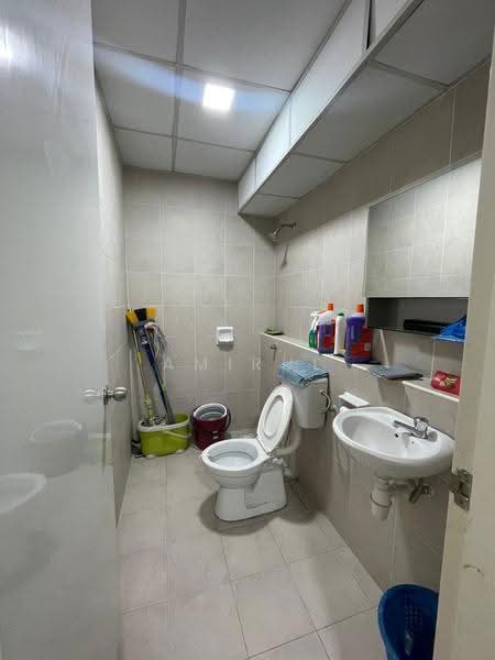 Condominium for Sale at 2 Hampshire - Amirul Shafiq - Bathroom - PropertyGuru.com.my