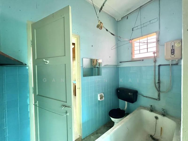 Bungalow House untuk Disewa di Tanjung Bungah (Penang) - Gan Chun Kai - Bathroom - PropertyGuru.com.my